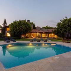 Casa Ficus, serviced Luxury Villa with pool&tennis