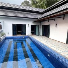 Charis Janda Baik Semi D Villa 6: 3 Bedroom + Pool