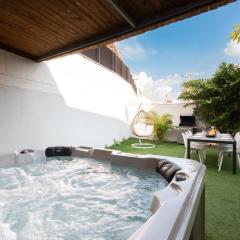 O&O Group - Huge Villa With Jacuzzi By The Beach