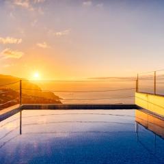 Sunrise Villa, a Home in Madeira