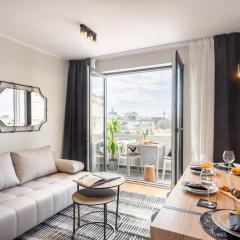 Stunning Views 2BR Midtown Flat - Charming Balcony