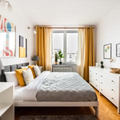 Superior Metro Centrum Apartment by BookingHost