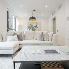 Luxury Central Mayfair Townhouse with A/C 3BR 3BA