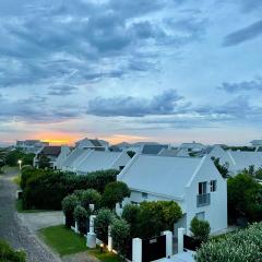 Stunning Cottage with Private Pool & Outdoor Entertainment in Cape St Francis Resort - Flamingo 3