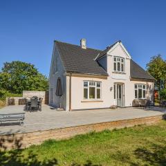 Cozy Home In Anholt With Kitchen