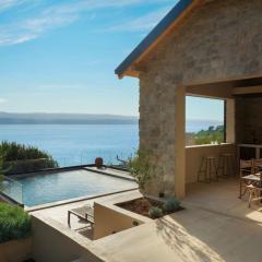 Luxauthentic villa with heated pool SALT STONE - sauna, jacuzzi, gym, outdoor kitchen with bbq