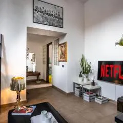 Life is Beautiful Design loft Navigli Romolo, Netflix, WiFi, AC and street parking