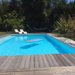 Très belle villa avec piscine au calme de la forêt