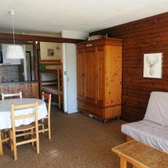 Studio cabine cosy de 27 m² - 4 personnes, proche pistes et commerces - FR-1-636-83