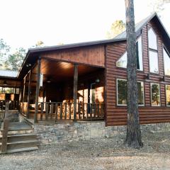 Nik's Nest 2 Bdrm, 2 Bath, Hot tub, Fireplace, 1Story, Fire Pit, Horseshoes