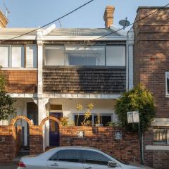 Sunny Apartment in Surry Hills