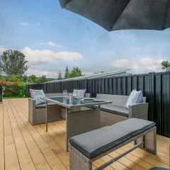 Chill-out Beach Bach - Whangamata Holiday Home