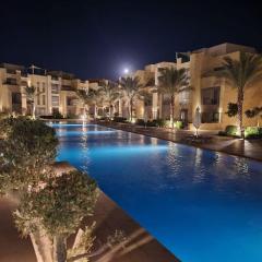 Mangroovy - 1BR GF +2 wall beds Garden & Pool view