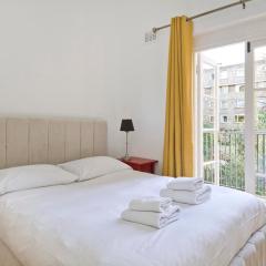 Bright one bedroom apartment with balcony in Maida Vale by UnderTheDoormat