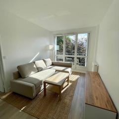 New 2 bedroom apartment to visit Paris