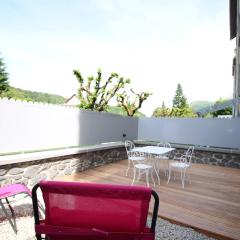 Mont-Dore : T2 spacieux avec terrasse, 300m des thermes, résidence rénovée, parking privé - FR-1-608-98