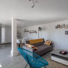 Duplex 4/5 personnes sur cour