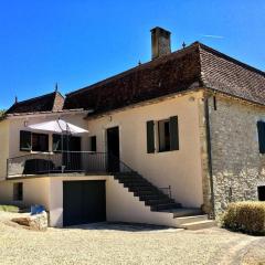 Gite le Roucayral , vue imprenable sur St Cirq Lapopie, deux chambres climatisées