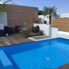Villa Exceptionnelle Piscine et Jardin privé Séjour Haut de gamme proche La Rochelle