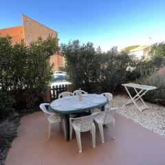 T3 avec Terrasse Spacieuse, Proche Plage, 4 Pers., Parking Inclus - FR-1-701-27