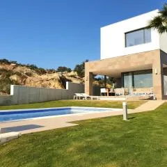 2260-Luxury villa with private pool and seaview
