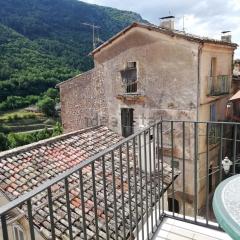 Casa nel borgo nella natura