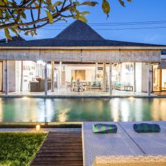 Lovely Canggu 4BR Private Pool Villa with Sundeck! 10mins to Beach