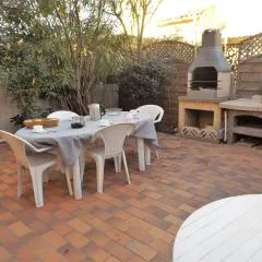 Villa Mitoyenne 6 Pers avec Terrasse, BBQ, Parking et WIFI à Grau d'Agde - FR-1-423-179