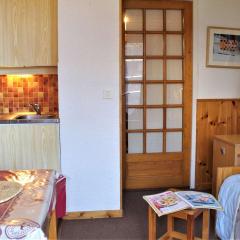 Studio cabine au pied des pistes avec piscine et tennis, 4 couchages, animaux acceptés - FR-1-330-169