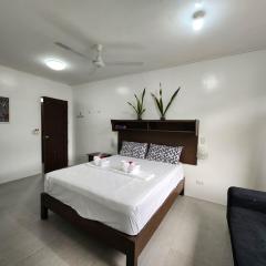 Maria Clara 3 bedroom units for big families/ group of friends. PET FRIENDLY
