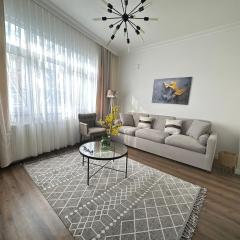 Center of city in Beşiktaş 2 plus 1 with 2 Bathroom and 3 Air Conditioner