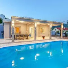 Pet Friendly Home In Seline