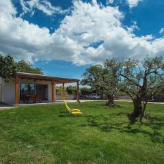 Gepflegtes Ferienhaus mit moderner Ausstattung, Parkplatz, Klima