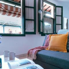 Apartamento con encanto en patio sevillano (202)
