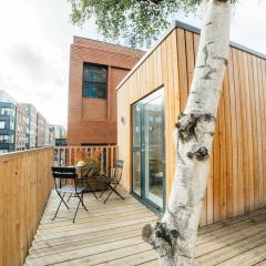 Carmen Eco-Pod / Treehouse, Close to Cabot Circus