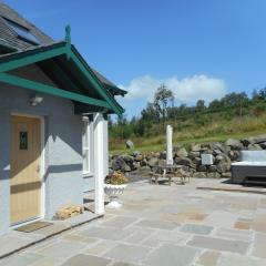 Rose Cottage with Hot Tub