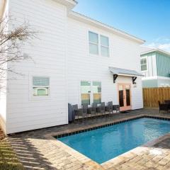 Coral Reef - BRAND NEW build, pet friendly, private pool! Sleeps 9!