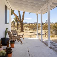 Mojave Mesa - Desert Views & Desert Style home