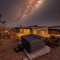 Desert Ridge - Hot Tub, Fire Pit, BBQ, Out Door Shower & Incredi home