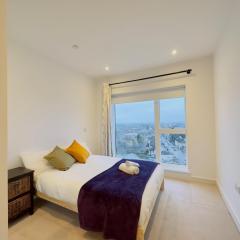 Luxurious Comfy Penthouse - Steps to East Croydon Train Station - Views