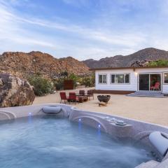 La Luna Azul - Privacy in the Boulders with Hot Tub & Fire Pit home