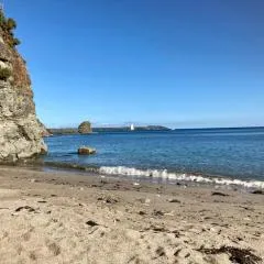 Stunning Apartment, balconies, private beach, coast path