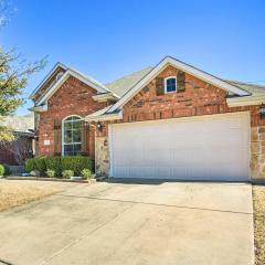 Lovely Little Elm House with Backyard!