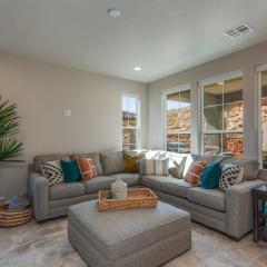 Escondido 2361 Bit of Paradise Sleeps 24 BBQ Grill, EV Charger