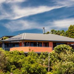 Aorere House - Collingwood Holiday Home