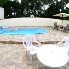 Beto Carreiro - Praia - Relaxar à beira da piscina ou prepara algo na churrasqueira - Aproveite o seu tempo livre com a família e amigos em nosso espaço