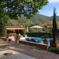 Gite dans le maquis avec piscine privée
