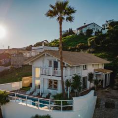 Increíble Villa de madera con vistas al mar