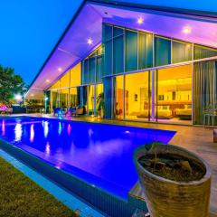 Large Private Pool Villa with 7 Bedrooms! (7B)