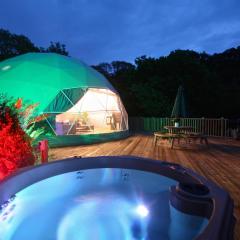 Sunridge Geodome with private Hot tub